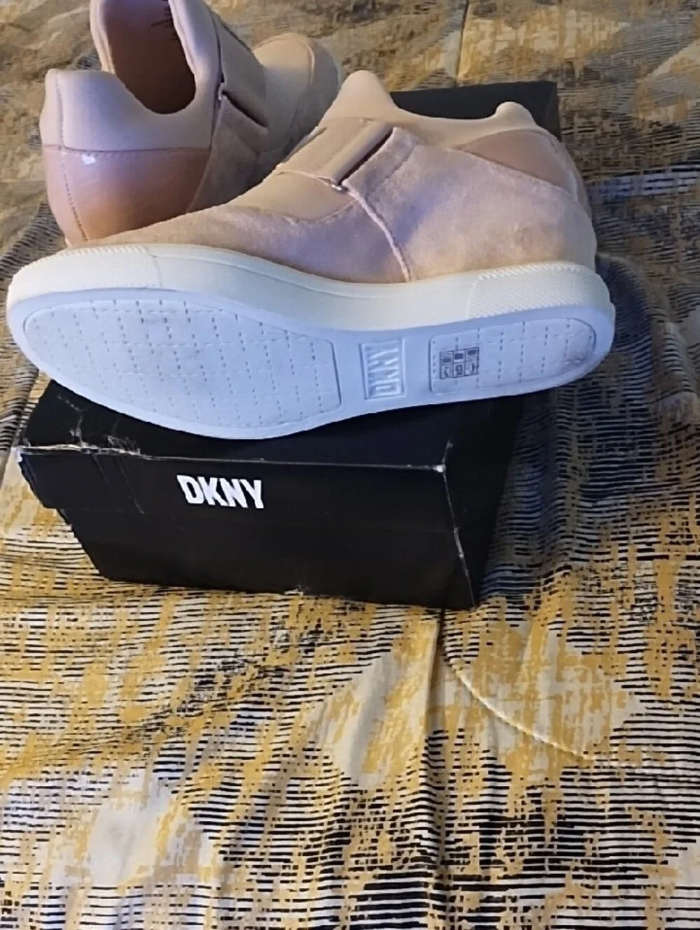DKNY Shoes Excellent Condition - Picture 4 of 5